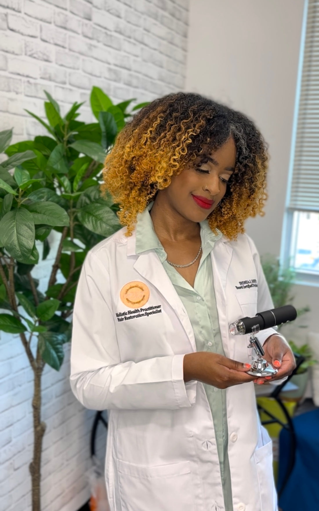 Trichology, Trichologist, Trichoscope, Microscope 